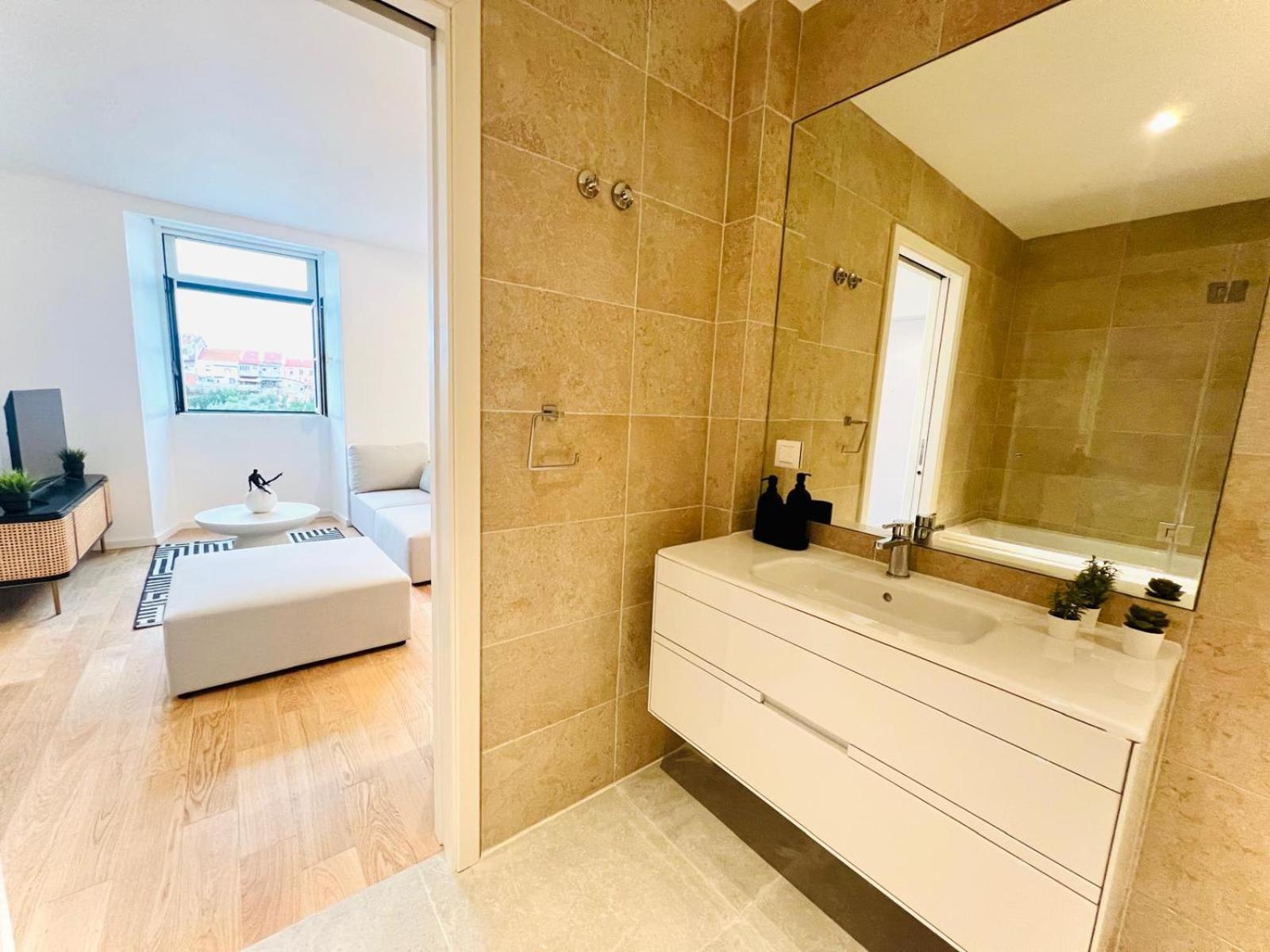 Lisbon Pink House II Beautiful 2 Bedroom Flat In City Center Екстериор снимка